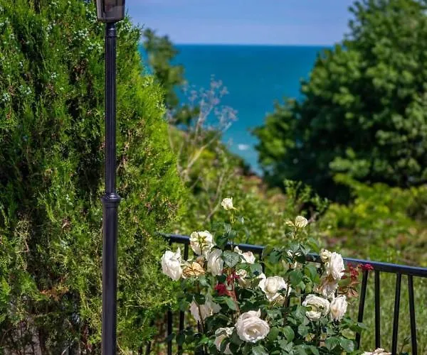 Marina Sarafovo בית הארחה 3*