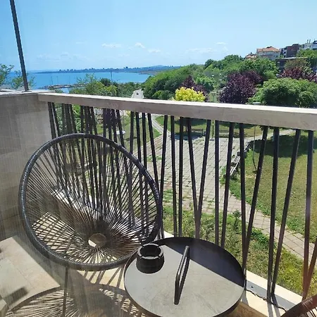 招待所 Marina Sarafovo 3*