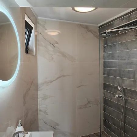 招待所 Marina Sarafovo 3*